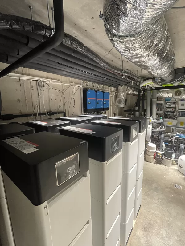 Victron+Pylontech(113.6kWh, 2368Ah)